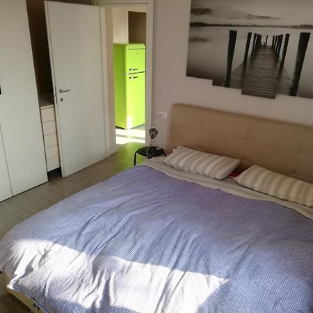 Apartamento Delizioso Trilocale Lodi Citta Exterior foto