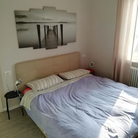 Apartamento Delizioso Trilocale Lodi Citta Exterior foto